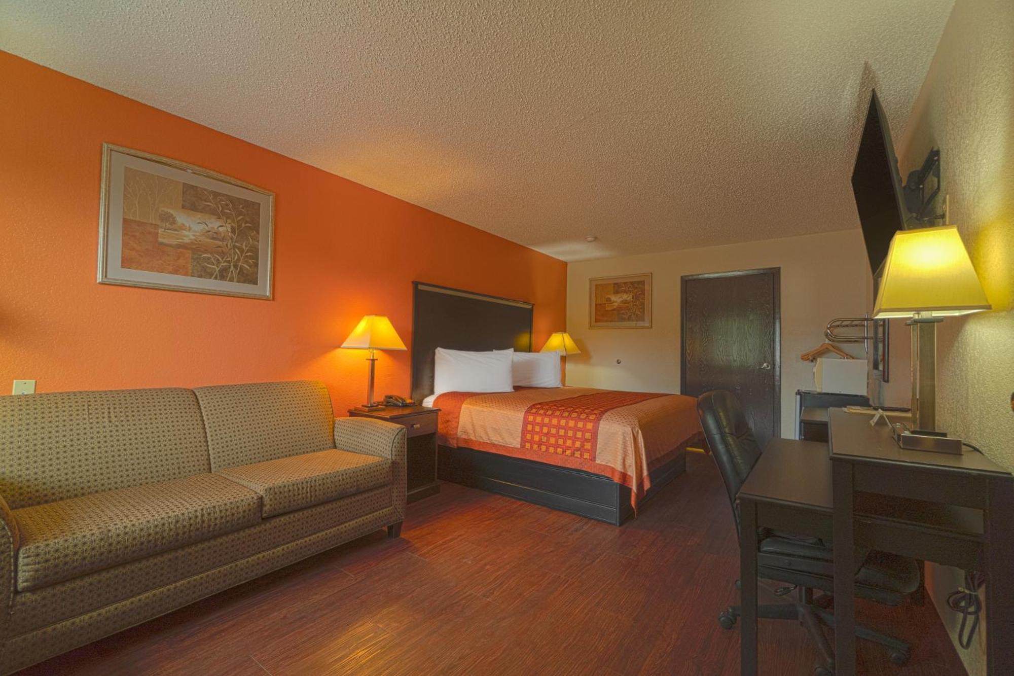 Regency Inn & Suites By Oyo Bay City Tx Exterior photo