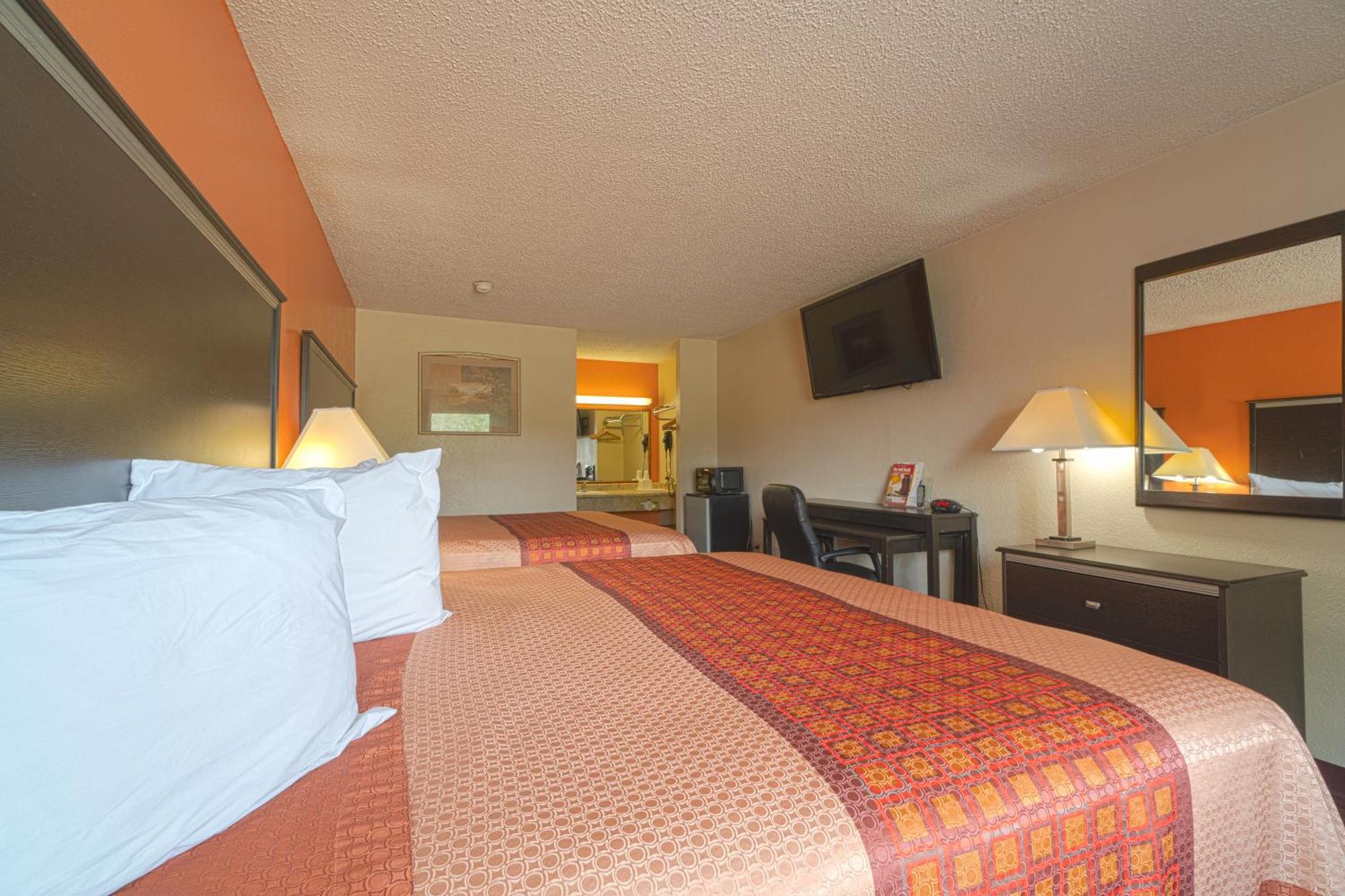 Regency Inn & Suites By Oyo Bay City Tx Exterior photo